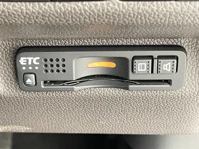 ホンダ フリード G ホンダセンシング 千葉県 2022(令4)年 2.7万km プラチナホワイトパール 禁煙車/ホンダセンシング/・誤発進抑制機能（前方・後方）/・近距離衝突軽減ブレーキ（前方・後方）/・路外逸脱抑制機能/・歩行者事故低減ステアリング/・車線維持支援システム/・追従機能付きクルーズコントロール/・先行車発進お知らせ機能/・標識認識機能/・オートハイビーム/純正ナビ/・型式：Gathers/VXM-225Ci/・CD/Bluetooth/FMAM/バックカメラ/シートヒーター/コーナーセンサー/ビルトインＥＴＣ/LEDオートライト/純正フロアマット/スペアキー1本/サイドバイザー/オートエアコン（プラズマクラスター）/プッシュエンジンスタート