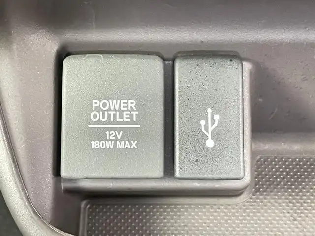 ホンダ フリード G ホンダセンシング 千葉県 2022(令4)年 2.7万km プラチナホワイトパール 禁煙車/ホンダセンシング/・誤発進抑制機能（前方・後方）/・近距離衝突軽減ブレーキ（前方・後方）/・路外逸脱抑制機能/・歩行者事故低減ステアリング/・車線維持支援システム/・追従機能付きクルーズコントロール/・先行車発進お知らせ機能/・標識認識機能/・オートハイビーム/純正ナビ/・型式：Gathers/VXM-225Ci/・CD/Bluetooth/FMAM/バックカメラ/シートヒーター/コーナーセンサー/ビルトインＥＴＣ/LEDオートライト/純正フロアマット/スペアキー1本/サイドバイザー/オートエアコン（プラズマクラスター）/プッシュエンジンスタート