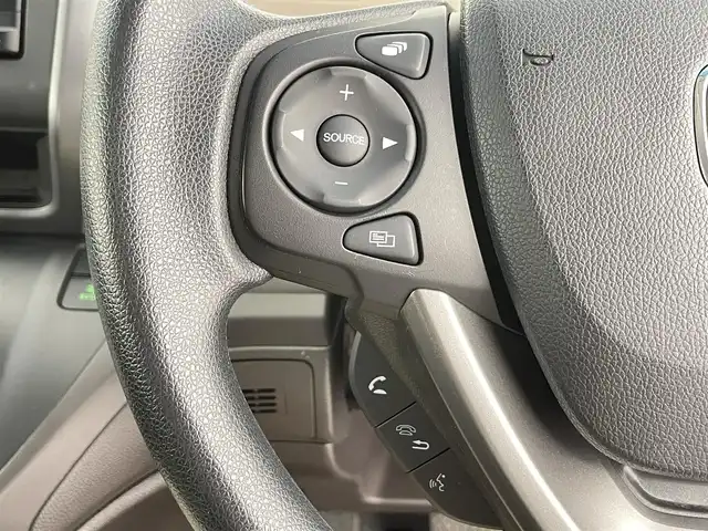 ホンダ フリード G ホンダセンシング 千葉県 2022(令4)年 2.7万km プラチナホワイトパール 禁煙車/ホンダセンシング/・誤発進抑制機能（前方・後方）/・近距離衝突軽減ブレーキ（前方・後方）/・路外逸脱抑制機能/・歩行者事故低減ステアリング/・車線維持支援システム/・追従機能付きクルーズコントロール/・先行車発進お知らせ機能/・標識認識機能/・オートハイビーム/純正ナビ/・型式：Gathers/VXM-225Ci/・CD/Bluetooth/FMAM/バックカメラ/シートヒーター/コーナーセンサー/ビルトインＥＴＣ/LEDオートライト/純正フロアマット/スペアキー1本/サイドバイザー/オートエアコン（プラズマクラスター）/プッシュエンジンスタート