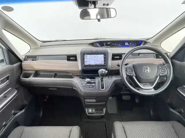 ホンダ フリード G ホンダセンシング 千葉県 2022(令4)年 2.7万km プラチナホワイトパール 禁煙車/ホンダセンシング/・誤発進抑制機能（前方・後方）/・近距離衝突軽減ブレーキ（前方・後方）/・路外逸脱抑制機能/・歩行者事故低減ステアリング/・車線維持支援システム/・追従機能付きクルーズコントロール/・先行車発進お知らせ機能/・標識認識機能/・オートハイビーム/純正ナビ/・型式：Gathers/VXM-225Ci/・CD/Bluetooth/FMAM/バックカメラ/シートヒーター/コーナーセンサー/ビルトインＥＴＣ/LEDオートライト/純正フロアマット/スペアキー1本/サイドバイザー/オートエアコン（プラズマクラスター）/プッシュエンジンスタート