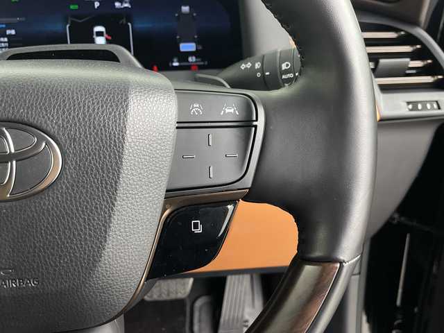 トヨタ ヴェルファイア ハイブリット Z プレミア 埼玉県 2025(令7)年 0.8万km ブラック 左右独立ムーンルーフ　/ユニバーサルステップ　/フリップダウンモニター　/純正ディスプレイオーディオ/　(FM/AM/TV/BT/USB)　/ＥＴＣ２．０　/パワーバックドア　/デジタルインナーミラー　/ブラインドスポットモニター　/コーナーセンサー　/レーダークルーズコントロール/ロードサインアシスト/安心降車アシスト/両側パワースライドドア/全席パワーシート/エアシート/シートヒーター/メモリーシート/ワイヤレス充電/パドルシフト/コンビハンドル/純正フロアマット