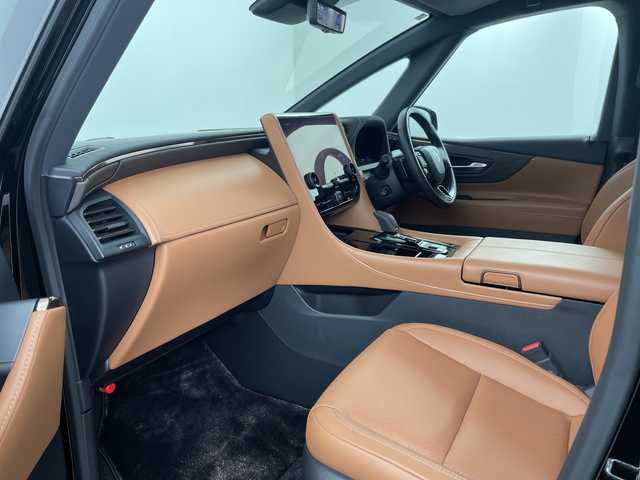 トヨタ ヴェルファイア ハイブリット Z プレミア 埼玉県 2025(令7)年 0.8万km ブラック 左右独立ムーンルーフ　/ユニバーサルステップ　/フリップダウンモニター　/純正ディスプレイオーディオ/　(FM/AM/TV/BT/USB)　/ＥＴＣ２．０　/パワーバックドア　/デジタルインナーミラー　/ブラインドスポットモニター　/コーナーセンサー　/レーダークルーズコントロール/ロードサインアシスト/安心降車アシスト/両側パワースライドドア/全席パワーシート/エアシート/シートヒーター/メモリーシート/ワイヤレス充電/パドルシフト/コンビハンドル/純正フロアマット