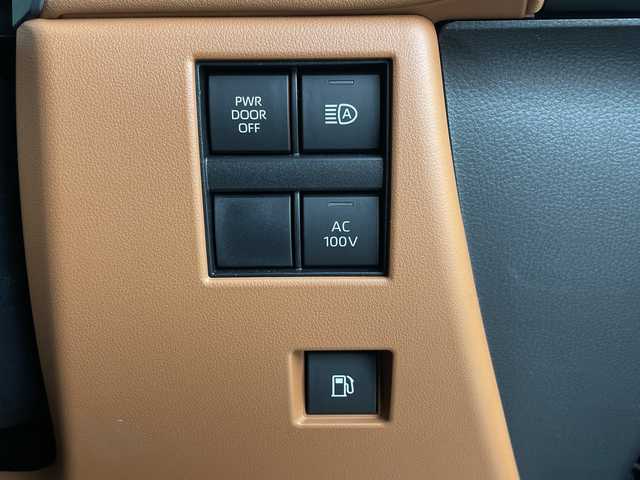 トヨタ ヴェルファイア ハイブリット Z プレミア 埼玉県 2025(令7)年 0.8万km ブラック 左右独立ムーンルーフ　/ユニバーサルステップ　/フリップダウンモニター　/純正ディスプレイオーディオ/　(FM/AM/TV/BT/USB)　/ＥＴＣ２．０　/パワーバックドア　/デジタルインナーミラー　/ブラインドスポットモニター　/コーナーセンサー　/レーダークルーズコントロール/ロードサインアシスト/安心降車アシスト/両側パワースライドドア/全席パワーシート/エアシート/シートヒーター/メモリーシート/ワイヤレス充電/パドルシフト/コンビハンドル/純正フロアマット