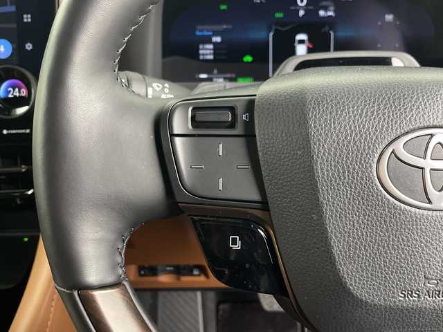 トヨタ ヴェルファイア ハイブリット Z プレミア 埼玉県 2025(令7)年 0.8万km ブラック 左右独立ムーンルーフ　/ユニバーサルステップ　/フリップダウンモニター　/純正ディスプレイオーディオ/　(FM/AM/TV/BT/USB)　/ＥＴＣ２．０　/パワーバックドア　/デジタルインナーミラー　/ブラインドスポットモニター　/コーナーセンサー　/レーダークルーズコントロール/ロードサインアシスト/安心降車アシスト/両側パワースライドドア/全席パワーシート/エアシート/シートヒーター/メモリーシート/ワイヤレス充電/パドルシフト/コンビハンドル/純正フロアマット