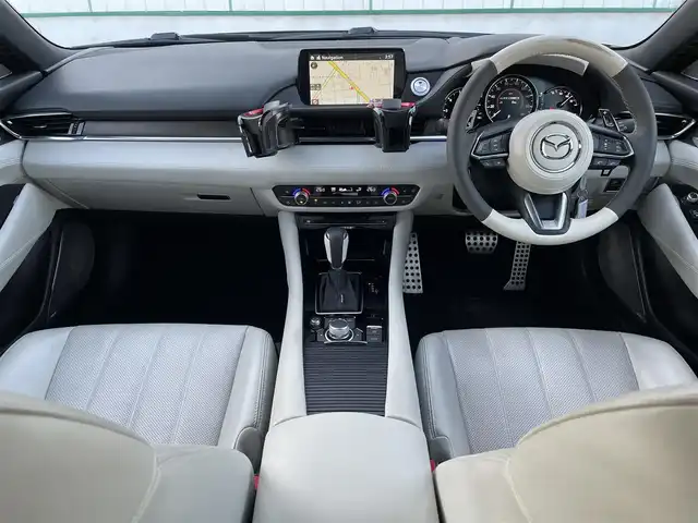 マツダ マツダ６ワゴン XD Lパッケージ 山梨県 2022(令4)年 7万km ジェットブラックマイカ サンルーフ　/BOSEサウンド　/白革　/ヘッドアップディスプレイ　/メーカーナビ　/Bluetooth/AppleCarPlay　/DVD再生/ETC2.0/バックカメラ　/フロントカメラ　/全方位　/MRCC/パワーシート　/メモリシート　/ステアリングH/シートH/ベンチレーション/LKA/コーナーセンサー/社外車高調/純正サス車載/保証書/スペアキー