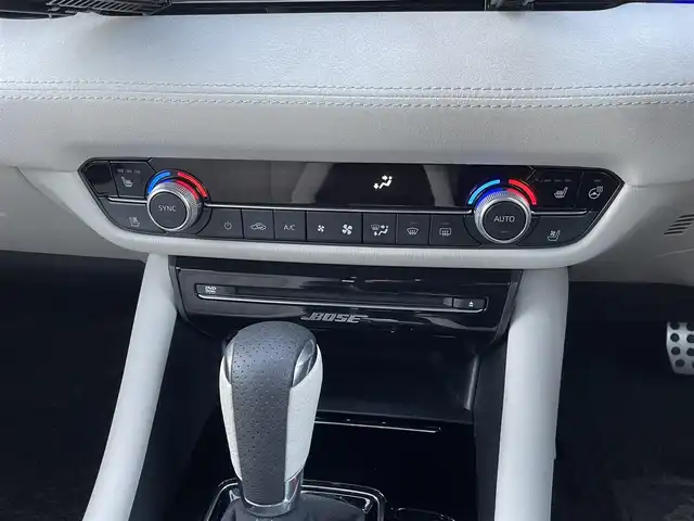 マツダ マツダ６ワゴン XD Lパッケージ 山梨県 2022(令4)年 7万km ジェットブラックマイカ サンルーフ　/BOSEサウンド　/白革　/ヘッドアップディスプレイ　/メーカーナビ　/Bluetooth/AppleCarPlay　/DVD再生/ETC2.0/バックカメラ　/フロントカメラ　/全方位　/MRCC/パワーシート　/メモリシート　/ステアリングH/シートH/ベンチレーション/LKA/コーナーセンサー/社外車高調/純正サス車載/保証書/スペアキー