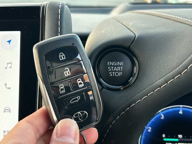 トヨタ ヴェルファイア Z プレミア 山口県 2024(令6)年 0.5万km ブラック ワンオーナー/禁煙車/前後ドライブレコーダー/スマートキー/プッシュスタート/ETC2.0/ユニバーサルステップ/左右独立ムーンルーフ/純正HDDナビ/(DTV/BT/Miracast/ラジオ)/パワーバックドア/全方位カメラ/両側パワースライドドア/シートメモリー付きパワーシート/置くだけ充電/シートヒーター＆エアシート/ステアリングヒーター/トヨタチームメイトアドバンスド/レーダクルーズコントロール/クリアランスソナー/衝突軽減ブレーキ/ブラインドスポットモニター/電動サンシェード/保証書