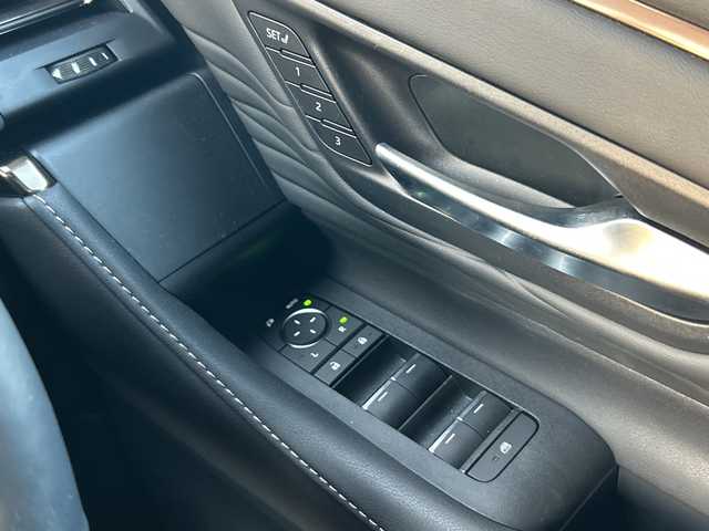 トヨタ ヴェルファイア Z プレミア 山口県 2024(令6)年 0.5万km ブラック ワンオーナー/禁煙車/前後ドライブレコーダー/スマートキー/プッシュスタート/ETC2.0/ユニバーサルステップ/左右独立ムーンルーフ/純正HDDナビ/(DTV/BT/Miracast/ラジオ)/パワーバックドア/全方位カメラ/両側パワースライドドア/シートメモリー付きパワーシート/置くだけ充電/シートヒーター＆エアシート/ステアリングヒーター/トヨタチームメイトアドバンスド/レーダクルーズコントロール/クリアランスソナー/衝突軽減ブレーキ/ブラインドスポットモニター/電動サンシェード/保証書