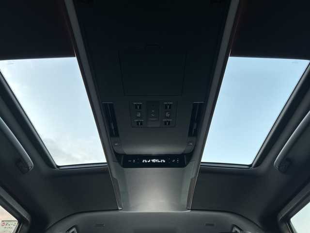 トヨタ ヴェルファイア Z プレミア 山口県 2024(令6)年 0.5万km ブラック ワンオーナー/禁煙車/前後ドライブレコーダー/スマートキー/プッシュスタート/ETC2.0/ユニバーサルステップ/左右独立ムーンルーフ/純正HDDナビ/(DTV/BT/Miracast/ラジオ)/パワーバックドア/全方位カメラ/両側パワースライドドア/シートメモリー付きパワーシート/置くだけ充電/シートヒーター＆エアシート/ステアリングヒーター/トヨタチームメイトアドバンスド/レーダクルーズコントロール/クリアランスソナー/衝突軽減ブレーキ/ブラインドスポットモニター/電動サンシェード/保証書