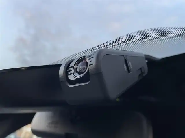 トヨタ ノア ハイブリッド S－G 東京都 2023(令5)年 1.5万km グリッターブラックガラスフレーク サイドリフトアップチルトシート装着車　/純正ナビ　/Ｂｌｕｅｔｏｏｔｈ　/フルセグＴＶ　/バックカメラ　/両側電動スライドドア　/ワンオーナー車　/シートヒーター　/純正ドライブレコーダー　/ＥＴＣ２．０/ABS/横滑り防止装置/コーナーセンサー/レーンアシスト/盗難防止装置/オートライト/オートマチックハイビーム/純正LED/衝突被害軽減システム/BSM