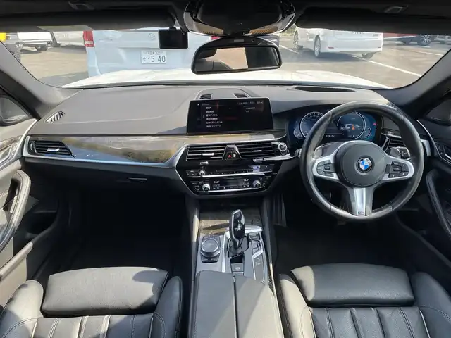 ＢＭＷ ５２３ｄ ツーリング Mスポーツ 静岡県 2018(平30)年 4.7万km 白 ・サンルーフ/・アダプティブクルーズコントロール/・純正ＨＤＤナビ/・バックカメラ/・黒革シート／シートヒーター/・ドライブレコーダー/・フルセグテレビ/・ＥＴＣ/・純正１９インチＡＷ/・パドルシフト/・電子パーキング/・オートブレーキホールド/・パワーバックドア/・LEDヘッドランプ/・スペアキー/・衝突被害軽減システム