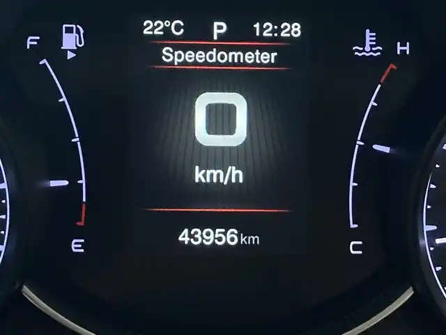 フィアット ５００Ｘ クロス 熊本県 2019(令1)年 4.4万km ベージュ ・ワンオーナー/・スマートキー/・プッシュスタート/・前面衝突警報ブレーキ/・レーンキープアシスト/・パーンキングセンサー/・ブラインドスポットモニター/・アクティブヘッドライト/・自動ハイビーム/・クルーズコントロール(追従式)/・黒革シート/・前席パワーシート/・前席シートヒーター /・純正ディスプレイオーディオ/【Bluetooth・USB・AUX】/・バックカメラ/・ETC/・ドライブレコーダー(前後録画)/・LEDヘッドランプ/・フォグランプ/・純正マット/・保証書/取説