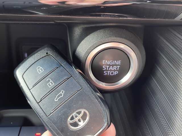 トヨタ ハリアー Z 大阪府 2021(令3)年 5.8万km ブラック ガソリン/2WD(FF)/CVT/モデリスタエアロ/JBLサウンド/１２．３インチ純正ナビ/(AM/FM/USB/AUX/USB)/ETC2.0/バックカメラ/デジタルインナーミラー/ＴｏｙｏｔａＳａｆｅｔｙＳｅｎｓｅ/・衝突軽減ブレーキ/・コーナーセンサー/・レーンキープアシスト	/・レーダークルーズコントロール/電動格納ミラー/電動リアゲート/電動パーキング/ブレーキホールド/革巻きステアリング/ステアリングスイッチ/オートライト/LEDヘッドライト/フロントフォグ/オートマチックハイビーム/フルオートエアコン/プッシュスタート/スマートキー/スペアキー/純正フロアマット