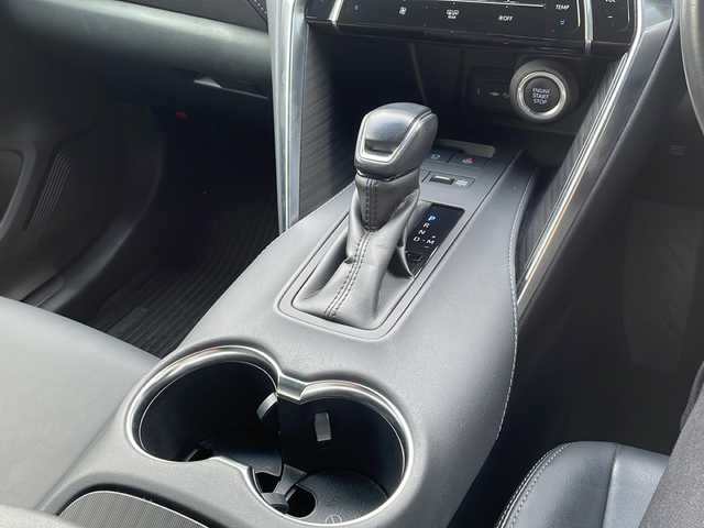 トヨタ ハリアー Z 大阪府 2021(令3)年 5.8万km ブラック ガソリン/2WD(FF)/CVT/モデリスタエアロ/JBLサウンド/１２．３インチ純正ナビ/(AM/FM/USB/AUX/USB)/ETC2.0/バックカメラ/デジタルインナーミラー/ＴｏｙｏｔａＳａｆｅｔｙＳｅｎｓｅ/・衝突軽減ブレーキ/・コーナーセンサー/・レーンキープアシスト	/・レーダークルーズコントロール/電動格納ミラー/電動リアゲート/電動パーキング/ブレーキホールド/革巻きステアリング/ステアリングスイッチ/オートライト/LEDヘッドライト/フロントフォグ/オートマチックハイビーム/フルオートエアコン/プッシュスタート/スマートキー/スペアキー/純正フロアマット