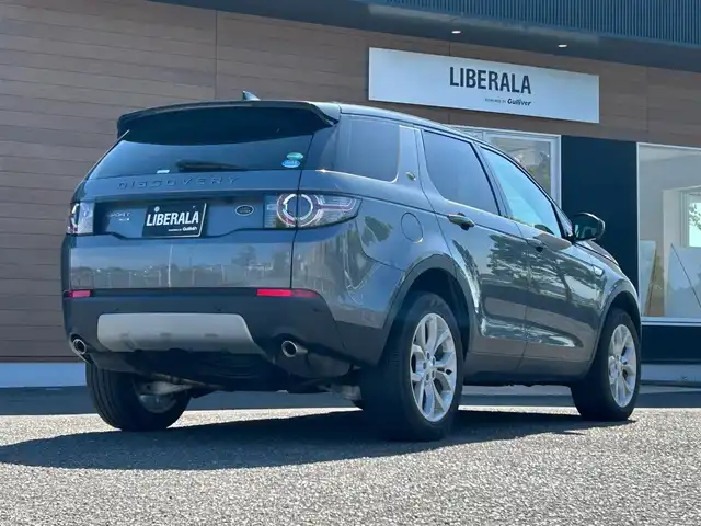 ランドローバー ランドローバー ディスカバリースポーツ　HSE 宮崎県 2019(令1)年 2.9万km ガンＭ ワンオーナー/純正ナビゲーション/・Bluetooth/・CD DVD/・USB/・フルセグTV/３列７人乗り/ETC２．０/MEDIRIANスピーカー/ハンドルヒーター/ブラインドスポットモニター/アンビエントライト/純正１９インチアルミホイール/黒レザーシート/・D/N席　パワーシート/・D/N席　シートヒーター/前後コーナーセンサー/キーレスエントリー/・スマートキー/クルーズコントロール/ボディカラー　コリスグレー/プッシュスタート