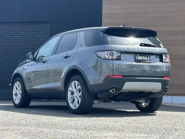 ランドローバー ランドローバー ディスカバリースポーツ　HSE 宮崎県 2019(令1)年 2.9万km ガンＭ ワンオーナー/純正ナビゲーション/・Bluetooth/・CD DVD/・USB/・フルセグTV/３列７人乗り/ETC２．０/MEDIRIANスピーカー/ハンドルヒーター/ブラインドスポットモニター/アンビエントライト/純正１９インチアルミホイール/黒レザーシート/・D/N席　パワーシート/・D/N席　シートヒーター/前後コーナーセンサー/キーレスエントリー/・スマートキー/クルーズコントロール/ボディカラー　コリスグレー/プッシュスタート