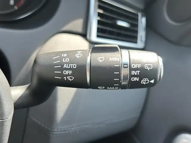 ランドローバー ランドローバー ディスカバリースポーツ　HSE 宮崎県 2019(令1)年 2.9万km ガンＭ ワンオーナー/純正ナビゲーション/・Bluetooth/・CD DVD/・USB/・フルセグTV/３列７人乗り/ETC２．０/MEDIRIANスピーカー/ハンドルヒーター/ブラインドスポットモニター/アンビエントライト/純正１９インチアルミホイール/黒レザーシート/・D/N席　パワーシート/・D/N席　シートヒーター/前後コーナーセンサー/キーレスエントリー/・スマートキー/クルーズコントロール/ボディカラー　コリスグレー/プッシュスタート