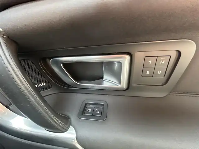 ランドローバー ランドローバー ディスカバリースポーツ　HSE 宮崎県 2019(令1)年 2.9万km ガンＭ ワンオーナー/純正ナビゲーション/・Bluetooth/・CD DVD/・USB/・フルセグTV/３列７人乗り/ETC２．０/MEDIRIANスピーカー/ハンドルヒーター/ブラインドスポットモニター/アンビエントライト/純正１９インチアルミホイール/黒レザーシート/・D/N席　パワーシート/・D/N席　シートヒーター/前後コーナーセンサー/キーレスエントリー/・スマートキー/クルーズコントロール/ボディカラー　コリスグレー/プッシュスタート