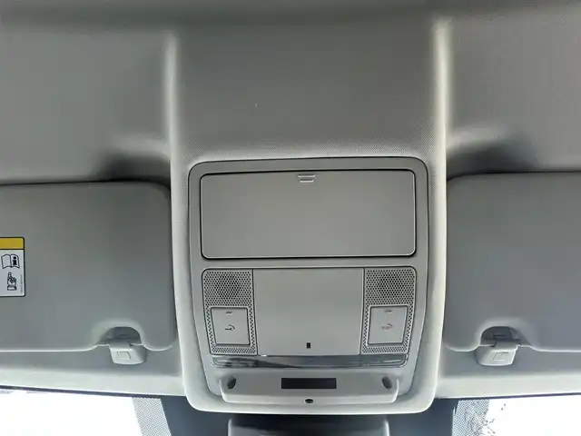 ランドローバー ランドローバー ディスカバリースポーツ　HSE 宮崎県 2019(令1)年 2.9万km ガンＭ ワンオーナー/純正ナビゲーション/・Bluetooth/・CD DVD/・USB/・フルセグTV/３列７人乗り/ETC２．０/MEDIRIANスピーカー/ハンドルヒーター/ブラインドスポットモニター/アンビエントライト/純正１９インチアルミホイール/黒レザーシート/・D/N席　パワーシート/・D/N席　シートヒーター/前後コーナーセンサー/キーレスエントリー/・スマートキー/クルーズコントロール/ボディカラー　コリスグレー/プッシュスタート