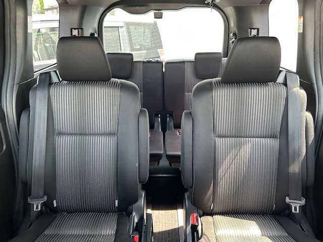 トヨタ ヴォクシー ZS 大阪府 2017(平29)年 4万km ブラッキッシュアゲハガラスフレーク 純正10型ナビ/バックカメラ/モデリスタエアロ/デジタルミラー/ETC純正/アイドリングストップ/衝突軽減システム/レーンキープアシスト/クルーズコントロール/ドラレコ/Bluetooth接続/フルセグTV/3列シート/LEDライト/オートライト/オートハイビーム/純正アルミホイール/両側パワースライドドア/スマートキー