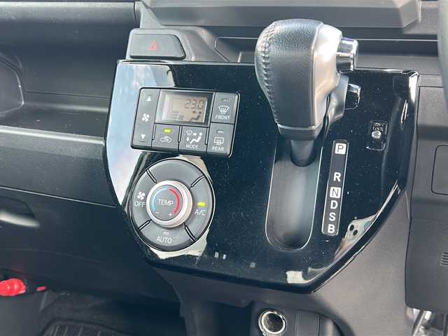 トヨタ ピクシスメガ Gターボ SAⅢ 千葉県 2018(平30)年 7.5万km パールホワイトⅢ ナビNSZT-W68T バックカメラ 両側パワースライドドア ETC BT フルセグ スマアシ バックセンサー LEDライト オートライト アイドリングストップ  AHB ターボ 14インチAW
