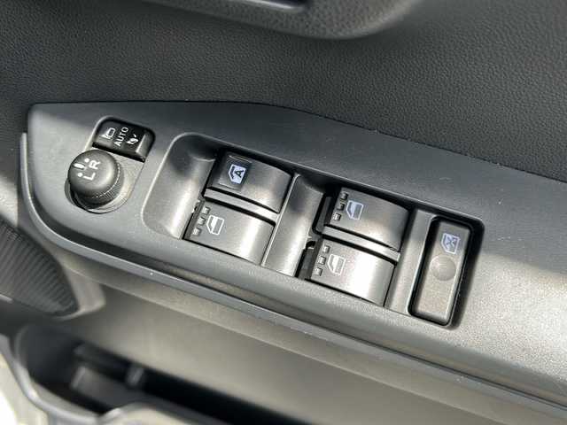 トヨタ ピクシスメガ Gターボ SAⅢ 千葉県 2018(平30)年 7.5万km パールホワイトⅢ ナビNSZT-W68T バックカメラ 両側パワースライドドア ETC BT フルセグ スマアシ バックセンサー LEDライト オートライト アイドリングストップ  AHB ターボ 14インチAW