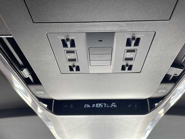 トヨタ ヴェルファイア ハイブリット Z プレミア 山口県 2025(令7)年 0.2万km プラチナホワイトパールマイカ ワンオーナー/左右独立ムーンルーフ/メーカー純正ディスプレイオーディオ＋ナビ/(フルセグ/Bluetooth)/全方位モニター/トヨタセーフティセンス/・プリクラッシュセーフティ/・レーダークルーズコントロール/・レーンキープアシスト/・オートマチックハイビーム/ブラインドスポットモニター/LEDオートライト/ヘッドアップディスプレイ/パドルシフト/レザーシート/1.2列目パワーシート・ベンチレーション/D席シートメモリ/両側パワースライドドア/パワーバックドア/デジタルインナーミラー/ユニバーサルステップ/ETC2.0
