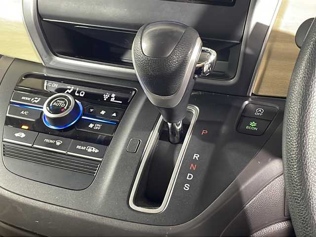 ホンダ フリード G ホンダセンシング 沖縄県 2018(平30)年 6.6万km ホワイトオーキッドパール 県外仕入　/禁煙車　/6人乗り/純正ナビ/→【ＣＤ／ＤＶＤ／フルセグＴＶ／ＢＴ】　/バックカメラ　/前方ドライブレコーダー　/ETC/レーダークルーズコントロール　/両側パワースライドドア　/純正ＬＥＤヘッドライト　/オートライト　/衝突被害軽減システム/レーンキープアシスト　/横滑り防止装置/スペアタイヤ4本積み込み/プッシュスタート　/スマートキー