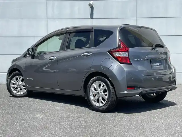 日産 ノート e－パワー X Vセレクション 千葉県 2020(令2)年 4.8万km ダークメタルグレー 純正7型SDナビゲーション【MM319D-W】/フルセグ　AM FM CD DVDAUX/アラウンドビューモニター/インテリジェントルームミラー/エマージェンシーブレーキ/レーンキープ/ドライブモード/前後クリアランスソナー/社外前後ドライブレコーダー/ETC/アイドリングストップ/社外GPSレーダー/プッシュスタート/スマートキー/LEDヘッドランプ/インテリジェントオートライト/純正15インチアルミホイール/スペアキー