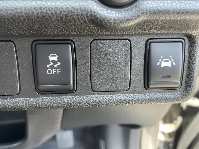 日産 ノート e－パワー X Vセレクション 千葉県 2020(令2)年 4.8万km ダークメタルグレー 純正7型SDナビゲーション【MM319D-W】/フルセグ　AM FM CD DVDAUX/アラウンドビューモニター/インテリジェントルームミラー/エマージェンシーブレーキ/レーンキープ/ドライブモード/前後クリアランスソナー/社外前後ドライブレコーダー/ETC/アイドリングストップ/社外GPSレーダー/プッシュスタート/スマートキー/LEDヘッドランプ/インテリジェントオートライト/純正15インチアルミホイール/スペアキー