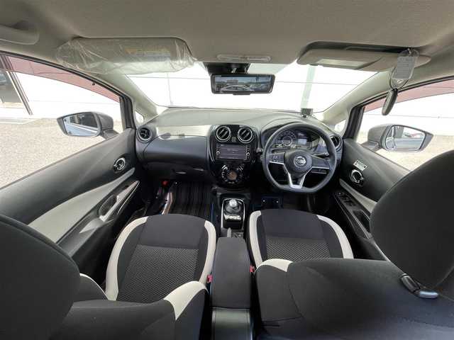 日産 ノート e－パワー X Vセレクション 鳥取県 2020(令2)年 4.8万km ダークメタルグレー 純正7型SDナビゲーション【MM319D-W】/フルセグ　AM FM CD DVDAUX/アラウンドビューモニター/インテリジェントルームミラー/エマージェンシーブレーキ/レーンキープ/ドライブモード/前後クリアランスソナー/社外前後ドライブレコーダー/ETC/アイドリングストップ/社外GPSレーダー/プッシュスタート/スマートキー/LEDヘッドランプ/インテリジェントオートライト/純正15インチアルミホイール/スペアキー