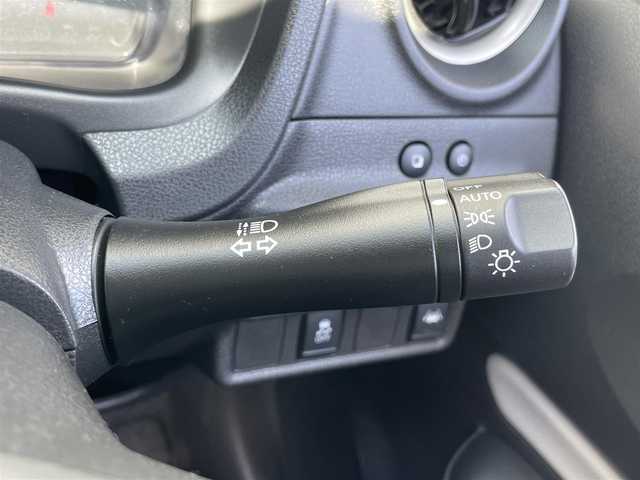 日産 ノート e－パワー X Vセレクション 鳥取県 2020(令2)年 4.8万km ダークメタルグレー 純正7型SDナビゲーション【MM319D-W】/フルセグ　AM FM CD DVDAUX/アラウンドビューモニター/インテリジェントルームミラー/エマージェンシーブレーキ/レーンキープ/ドライブモード/前後クリアランスソナー/社外前後ドライブレコーダー/ETC/アイドリングストップ/社外GPSレーダー/プッシュスタート/スマートキー/LEDヘッドランプ/インテリジェントオートライト/純正15インチアルミホイール/スペアキー