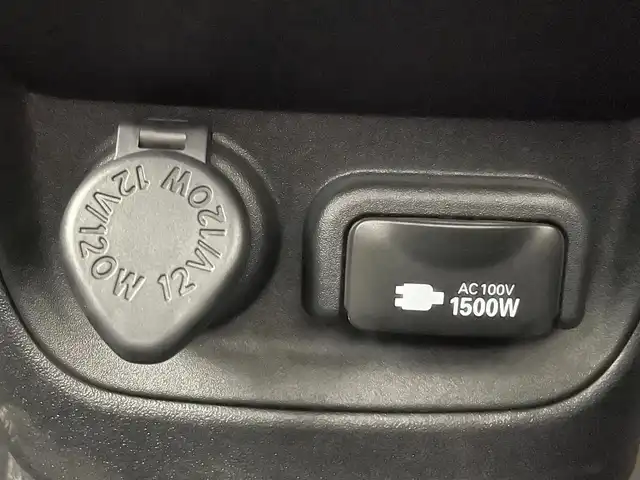 トヨタ シエンタ ハイブリッド Z 茨城県 2023(令5)年 2万km ホワイトパールクリスタルシャイン 純正10.5型DA/バックカメラ/フルセグ/AC100V/衝突被害軽減ブレーキ/車線逸脱抑制装置/レーダークルーズコントロール/オートマチックハイビーム/クリアランスソナー/BSM/両側電動スライドドア/ETC2.0/ドラレコ/LEDヘッドライト/スマートキー