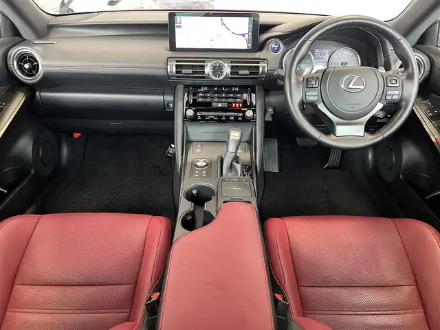 レクサス ＩＳ 300h バージョンL 栃木県 2021(令3)年 3.2万km レッドマイカクリスタルシャイン ワンオーナー/サンルーフ/三眼フルLEDヘッドライト/純正19インチアルミホイール/レザーシート/シートベンチレーション/シートヒーター/ステアリングヒーター/Lexus Safety System ＋/・レーダークルーズコントロール/・プリクラッシュセーフティ/・レーントレーシングアシスト/ブラインドスポットモニター/パーキングサポートブレーキ/10.3インチタッチワイドディスプレイ/・ナビゲーションシステム/・フルセグTV/・Bluetooth/ETC2.0/前後ドライブレコーダー