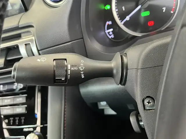 レクサス ＩＳ 300h バージョンL 栃木県 2021(令3)年 3.2万km レッドマイカクリスタルシャイン ワンオーナー/サンルーフ/三眼フルLEDヘッドライト/純正19インチアルミホイール/レザーシート/シートベンチレーション/シートヒーター/ステアリングヒーター/Lexus Safety System ＋/・レーダークルーズコントロール/・プリクラッシュセーフティ/・レーントレーシングアシスト/ブラインドスポットモニター/パーキングサポートブレーキ/10.3インチタッチワイドディスプレイ/・ナビゲーションシステム/・フルセグTV/・Bluetooth/ETC2.0/前後ドライブレコーダー