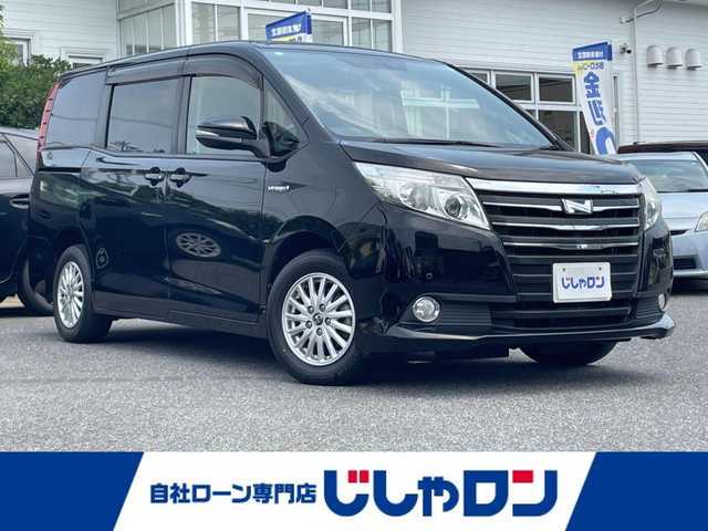 トヨタ ノア ハイブリッド X 愛知県 2014(平26)年 13.6万km ブラック (株)IDOMが運営する【じしゃロン名古屋鳴海店】の自社ローン専用車両になりますこちらは現金またはオートローンご利用時の価格です。自社ローンご希望の方は別途その旨お申付け下さい//ディーラー整備記録簿H27.28.29.30.R1.2.3.4.6//純正9インチナビ/フルセグ/CD/DVD/BT/USB/HDMI//SD/MSV/バックカメラ/ビルトインETC/ステアスイッチ//純正フリップダウンモニター//両側パワースライドドア//プッシュスタート/スマートキー//照明付きバニティミラー//オートリトラウインカーミラー//リアロールサンシェード//コーナーセンサー//純正LEDオートライト//純正フォグ//純正フロアマット//純正ドアバイザー//シートリフター//TVキャンセラー//新車時保証書//取扱説明書//ナビ取説//スペアスマートキー有