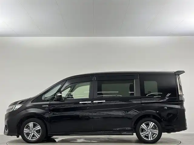 ホンダ ステップワゴン スパーダ ハイブリッド G ホンダセンシング 埼玉県 2018(平30)年 5.4万km プレミアムスパークルブラックパール 純正１０型ナビ　ＶＸＵ－１８７ＳＷｉ　フルセグ　ＢＴ　ＤＶＤ　アダプティブクルーズコントロール　純正ドライブレコーダー　両側パワースライドドア　バックカメラ　ビルトインＥＴＣ　オートホールド　マット