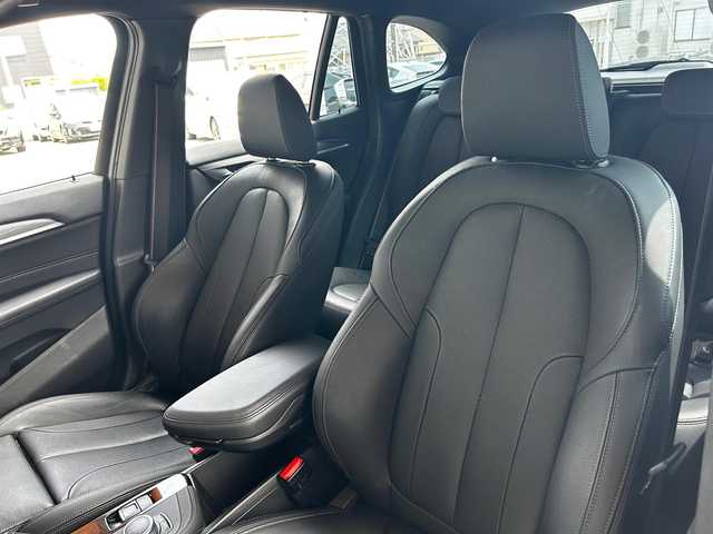 ＢＭＷ Ｘ１ 富山県 2022(令4)年 4.8万km 黒 HDDナビ/AM/FMラジオ/Bluetooth接続/バックカメラ/ワイヤレスチャージャー/アイドリングストップ/４WD/ACC/プッシュスタート/純正LEDヘッドライト/パワーバックドア/ミラー内臓ETC2.0/D/N席パワーシート/D/N席シートヒーター/純正18インチAW/アドブルー/アンビエントライト/ECO/SPORTモード/ダウンヒルアシストコントロール