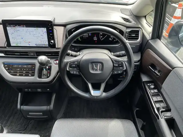 ホンダ オデッセイ ハイブリッド e:HEVアブソルート EX 千葉県 2020(令2)年 1.1万km プレミアムヴィーナスブラックP ワンオーナー/ホンダセンシング/　・レーダークルーズ/　・レーンキープアシスト/　・衝突軽減ブレーキ/　・先行車発進お知らせ/　・道路標識検知/　・ブレーキオートホールド機能/前方ドライブレコーダー/純正Gathersナビ/　・フルセグTV/CD/DVD/HDMI/USB/Blue Tooth/LEDヘッドライト/オートライト/ビルトインETC2.0/電動リアゲート/フリップダウンモニター/両側パワスラドア/D/N席パワーシート/D/N席シートヒーター/取説/保証書/スペアキー/R3.4.5.6ディーラー記録簿あり