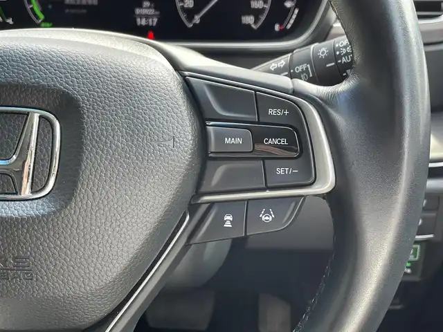 ホンダ オデッセイ ハイブリッド e:HEVアブソルート EX 千葉県 2020(令2)年 1.1万km プレミアムヴィーナスブラックP ワンオーナー/ホンダセンシング/　・レーダークルーズ/　・レーンキープアシスト/　・衝突軽減ブレーキ/　・先行車発進お知らせ/　・道路標識検知/　・ブレーキオートホールド機能/前方ドライブレコーダー/純正Gathersナビ/　・フルセグTV/CD/DVD/HDMI/USB/Blue Tooth/LEDヘッドライト/オートライト/ビルトインETC2.0/電動リアゲート/フリップダウンモニター/両側パワスラドア/D/N席パワーシート/D/N席シートヒーター/取説/保証書/スペアキー/R3.4.5.6ディーラー記録簿あり
