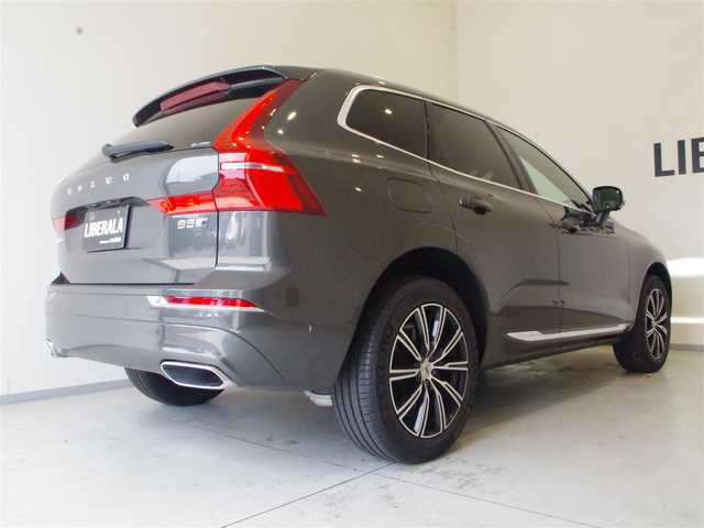 ボルボ ＸＣ６０ B5 AWD インスクリプション 岐阜県 2020(令2)年 4.8万km グレー Bowers＆Wilkinsプレミアムサウンド/電動パノラマガラスサンルーフ/電子制御式4輪エアサスペンション/HDD純正ナビ/　Bluetooth/　フルセグTV/CitySafety（衝突回避被害軽減ブレーキシステム）/　歩行者・サイクリスト・大型動物検知機能（夜間含む）/オンカミングレーンミティゲーション（対向車線衝突回避）/全車速追従機能付ACC（アダプティブ・クルーズ・コントロール）/ヘッドアップディスプレイ/パイロットアシスト（車線維持機能）/ブラインドスポットインフォメーションシステム/LCMA（急接近車両警告機能）/RSI（ロードサインインフォメーション）/360°ビューカメラ・リアカメラ・フロントカメラ/ポジションメモリー機能付きパワーシート（D/N）/シートヒーター（前後列）/エアシート（前席）/ステアリングヒーター/オレファス社製クリスタルシフトノブ/純正フロアマット