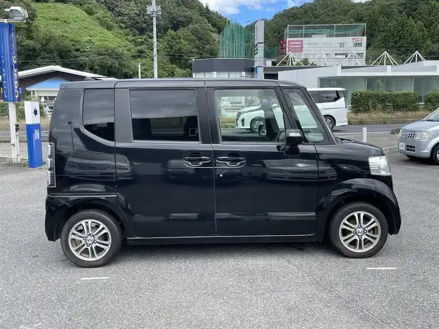 ホンダ Ｎ ＢＯＸ G SSパッケージ 山形県 2014(平26)年 6.9万km スマートブラック (株)IDOMが運営する【じしゃロン山形店】の自社ローン専用車両になります。/こちらは現金またはオートローンご利用時の価格です。/自社ローンご希望の方は別途その旨お申付け下さい。/純正ナビ　/フルセグＴＶ　/Ｂｌｕｅｔｏｏｔｈ接続　/ＣＤ／ＤＶＤ再生　/バックカメラ　/ベンチシート　/横滑り防止装置　/純正アルミホイール　/純正フロアマット　/両側パワースライドドア　/カーテンエアバック