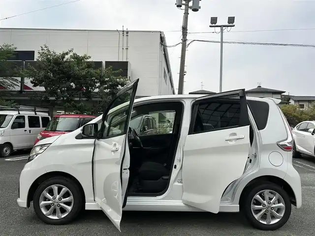 日産 デイズ ハイウェイスターX 熊本県 2017(平29)年 6.2万km ホワイトパール 衝突軽減ブレーキ/プッシュスタート/社外ナビ/（CD・DVD・フルセグTV・BTオーディオ・SD）/アラウンドビューモニター/純正14インチAW/キセノンヘッドライト/オートライト/フォグライト/横滑り防止装置/ウィンカーミラー/純正フロアマット/純正ドアバイザー/新車保証書/取扱説明書/スマートスペアキー×1本