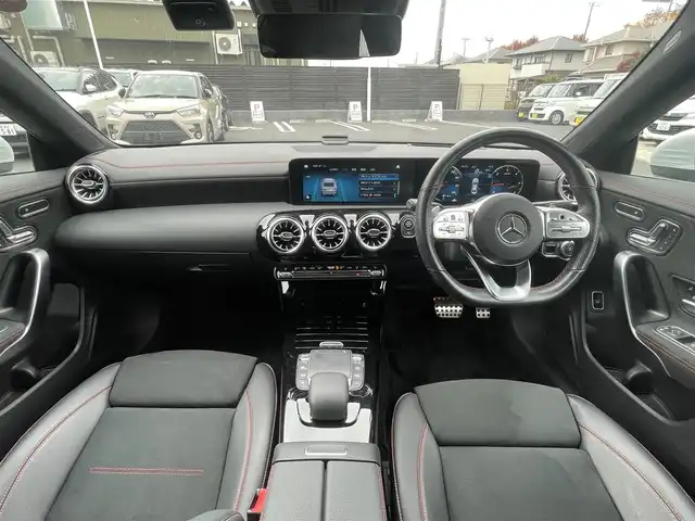 メルセデス・ベンツ ＣＬＡ２００ｄ AMGライン 埼玉県 2022(令4)年 1.8万km パール 純正ナビ（Ｂｌｕｅｔｏｏｔｈ、フルセグＴＶ）/全方位カメラ/ＥＴＣ2.0/ワンオーナー/前後ドラレコ/スペアキー/追従走行有クルコン/ＵＳＢ入力端子/電動リアゲート/Ｄ＋Ｎ席パワーシート/Ｄ＋Ｎ席シートヒーター/保証書/取扱説明書/純正フロアマット/純正アルミホイール/前後コーナーセンサー/LEDヘッドライト/オートライト/横滑り防止装置/レーンキープアシスト/ダブル＋サイドエアバッグ/カーテンエアバッグ/パドルシフト