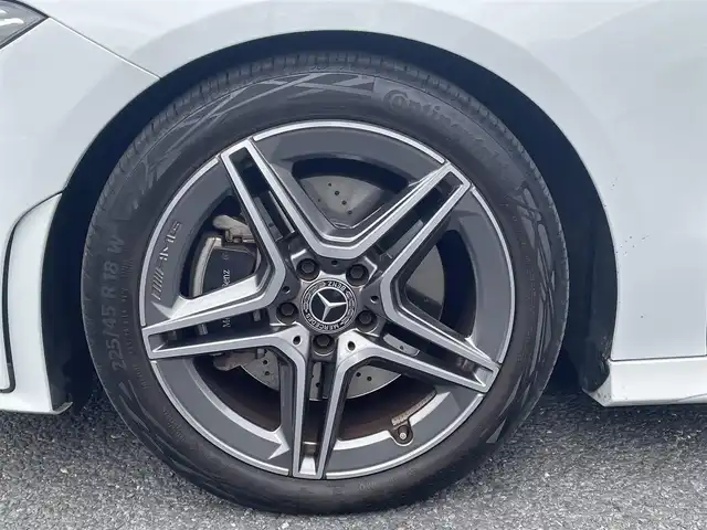 メルセデス・ベンツ ＣＬＡ２００ｄ AMGライン 埼玉県 2022(令4)年 1.8万km パール 純正ナビ（Ｂｌｕｅｔｏｏｔｈ、フルセグＴＶ）/全方位カメラ/ＥＴＣ2.0/ワンオーナー/前後ドラレコ/スペアキー/追従走行有クルコン/ＵＳＢ入力端子/電動リアゲート/Ｄ＋Ｎ席パワーシート/Ｄ＋Ｎ席シートヒーター/保証書/取扱説明書/純正フロアマット/純正アルミホイール/前後コーナーセンサー/LEDヘッドライト/オートライト/横滑り防止装置/レーンキープアシスト/ダブル＋サイドエアバッグ/カーテンエアバッグ/パドルシフト