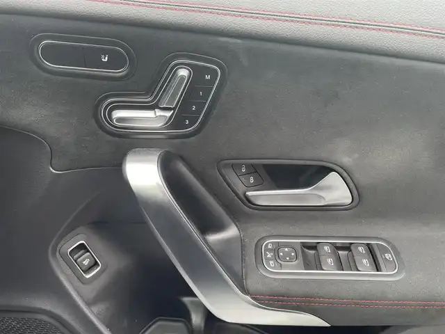 メルセデス・ベンツ ＣＬＡ２００ｄ AMGライン 埼玉県 2022(令4)年 1.8万km パール 純正ナビ（Ｂｌｕｅｔｏｏｔｈ、フルセグＴＶ）/全方位カメラ/ＥＴＣ2.0/ワンオーナー/前後ドラレコ/スペアキー/追従走行有クルコン/ＵＳＢ入力端子/電動リアゲート/Ｄ＋Ｎ席パワーシート/Ｄ＋Ｎ席シートヒーター/保証書/取扱説明書/純正フロアマット/純正アルミホイール/前後コーナーセンサー/LEDヘッドライト/オートライト/横滑り防止装置/レーンキープアシスト/ダブル＋サイドエアバッグ/カーテンエアバッグ/パドルシフト