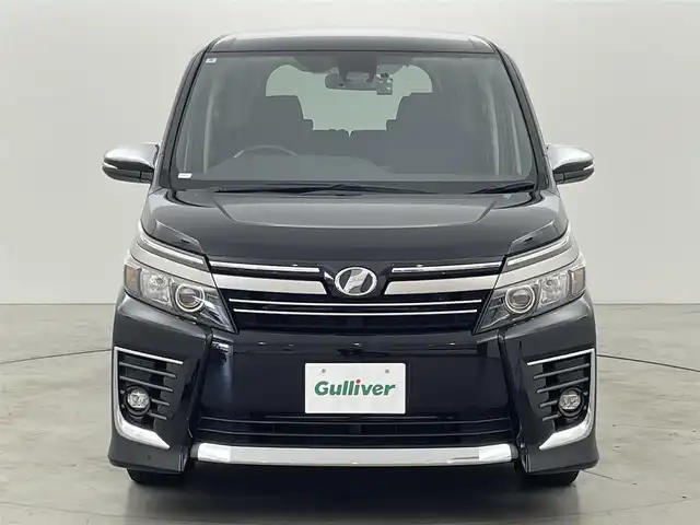 トヨタ ヴォクシー ZS 煌Ⅱ 福岡県 2017(平29)年 3.6万km ブラック 純正１２型後席モニター　/純正１０型ナビ　/バックカメラ　/ビルトインＥＴＣ　/前後ドラレコ　/コーナーセンサー　/衝突軽減ブレーキ　/レーンキープ　/ＭＴモード付き　/両側電動スライドドア　/純正１６インチＡＷ　/ＬＥＤ