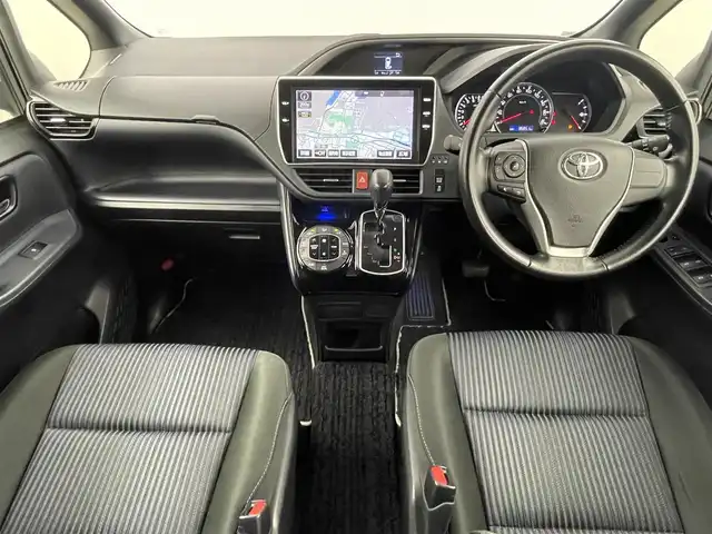 トヨタ ヴォクシー ZS 煌Ⅱ 福岡県 2017(平29)年 3.6万km ブラック 純正１２型後席モニター　/純正１０型ナビ　/バックカメラ　/ビルトインＥＴＣ　/前後ドラレコ　/コーナーセンサー　/衝突軽減ブレーキ　/レーンキープ　/ＭＴモード付き　/両側電動スライドドア　/純正１６インチＡＷ　/ＬＥＤ