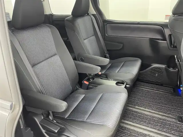 トヨタ ヴォクシー ZS 煌Ⅱ 福岡県 2017(平29)年 3.6万km ブラック 純正１２型後席モニター　/純正１０型ナビ　/バックカメラ　/ビルトインＥＴＣ　/前後ドラレコ　/コーナーセンサー　/衝突軽減ブレーキ　/レーンキープ　/ＭＴモード付き　/両側電動スライドドア　/純正１６インチＡＷ　/ＬＥＤ