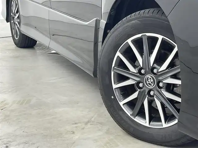 トヨタ ヴォクシー ZS 煌Ⅱ 福岡県 2017(平29)年 3.6万km ブラック 純正１２型後席モニター　/純正１０型ナビ　/バックカメラ　/ビルトインＥＴＣ　/前後ドラレコ　/コーナーセンサー　/衝突軽減ブレーキ　/レーンキープ　/ＭＴモード付き　/両側電動スライドドア　/純正１６インチＡＷ　/ＬＥＤ